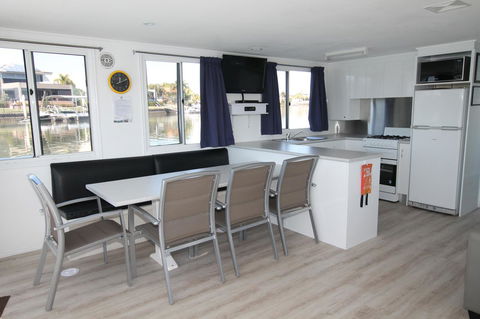 Coomera Houseboats - Events Australia 16