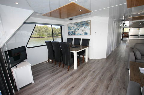 Coomera Houseboats - Events Australia 36