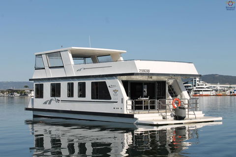 Coomera Houseboats - Events Australia 39