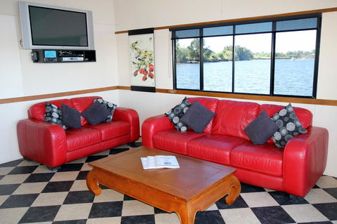 Coomera Houseboats - Events Australia 17