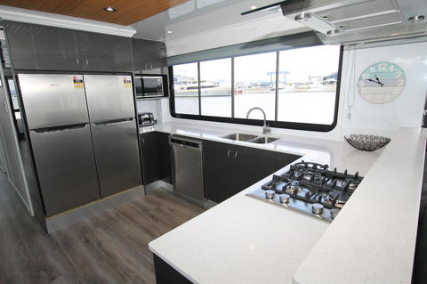 Coomera Houseboats - Events Australia 37