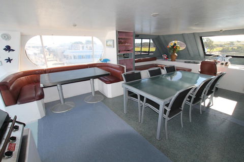 Coomera Houseboats - Events Australia 19