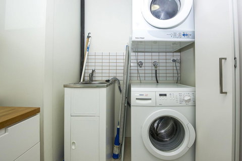 1 Bright Point Apartment 4201 - Events Australia 9