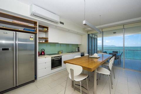 1 Bright Point Apartment 4201 - Events Australia 13