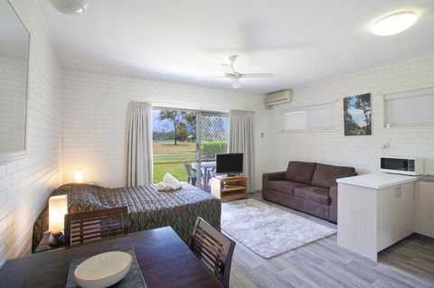 Regency Waterfront Noosa - Tourism Bookings 3