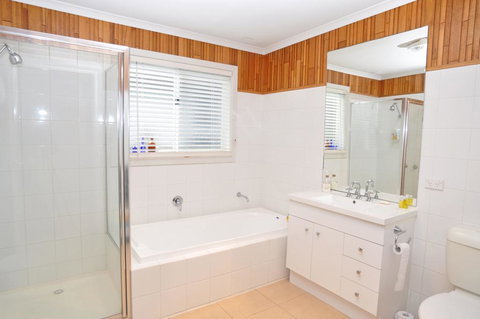 WELCOME BREAK - PET FRIENDLY - Events Australia 3