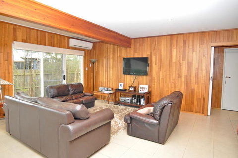 WELCOME BREAK - PET FRIENDLY - Events Australia 1