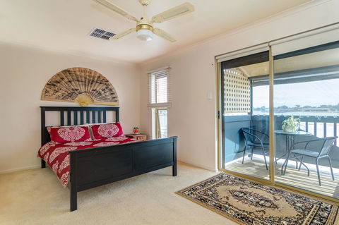 West Lakes Townhouse - Events Australia 0