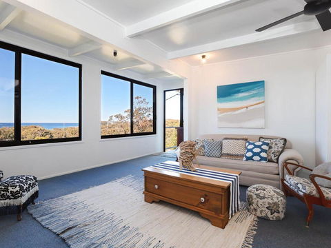 Whale Tales' 78 Lentara Street - FANTASTIC WATER VIEWS OVER FINGAL BEACH - Tourism Bookings 3