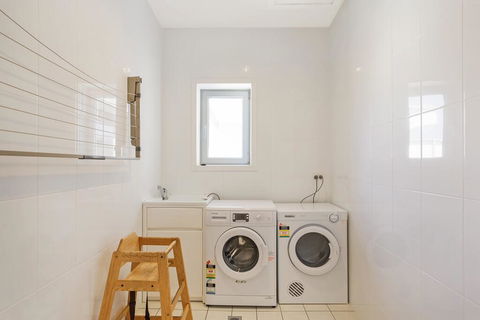 Wharf Apartment Unit 15 - Events Australia 3