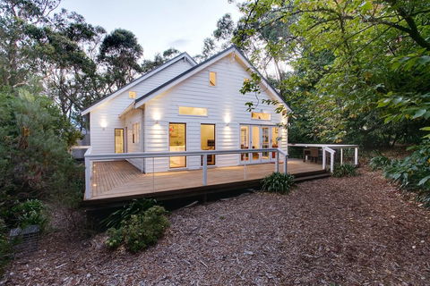 White Cottage - Tourism Bookings 0