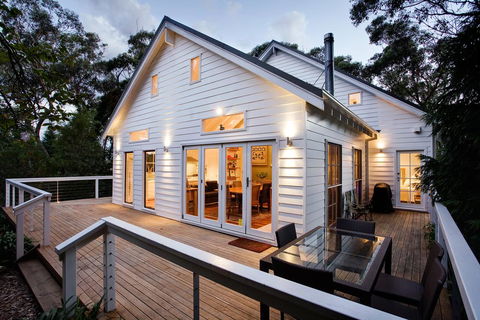 White Cottage - Tourism Bookings 1