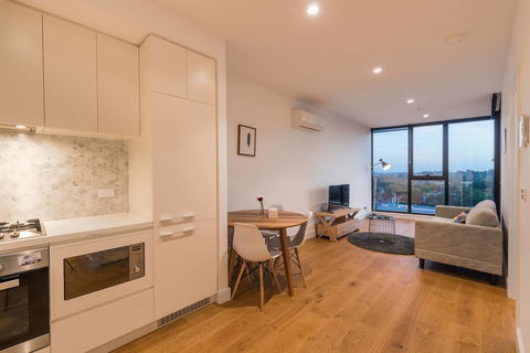 Whitehorse Tower Deluxe 1 Bedroom With View - Events Australia 3