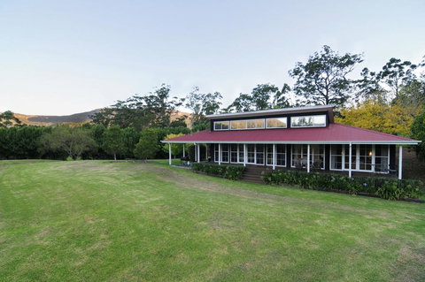 Willabrook Retreat - Mojo Cottage - Romantic Escape! - Events Australia 1