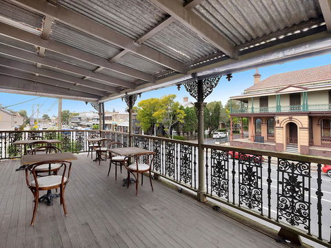 William Arnott Hotel - Tourism Bookings 1