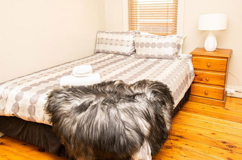 William Cottage Central Heritage Home - Tourism Bookings 2
