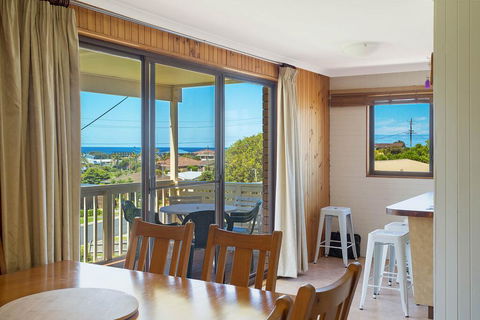 Williams Wonder - Large Beach House - Tourism Bookings 1