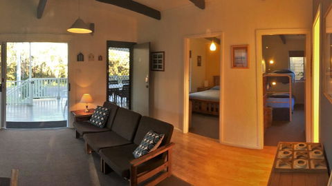 Wonky Pine Beach House, NARRWALLEE- 4 Bedroom - Events Australia 2