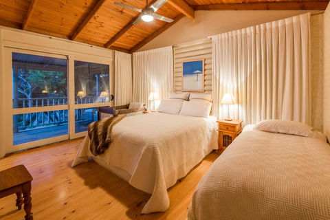 Yallingup's Best Located Beach House - Tourism Bookings 2