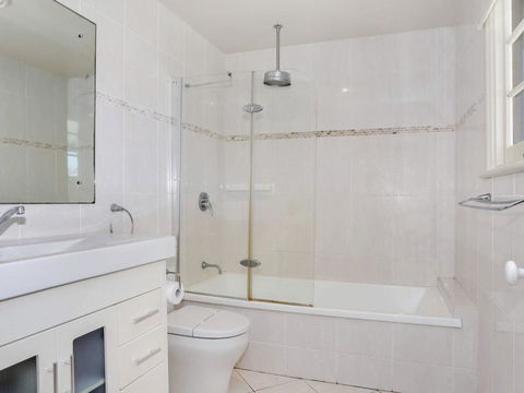 Yamba Pilot Cottage 2 - Pets Welcome - Close To Beach - Tourism Bookings 3