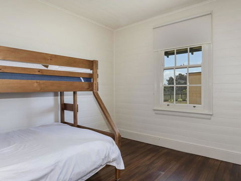 Yamba Pilot Cottage 2 - Pets Welcome - Close To Beach - Tourism Bookings 1