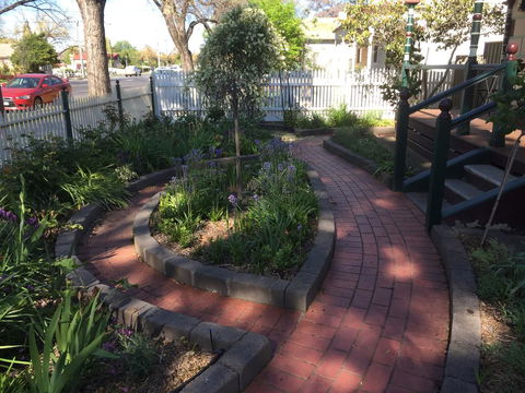 Yapera On Lucan - Tourism Bookings 3