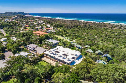 Your Luxury Escape - Vue From Here - Accommodation Europe 3