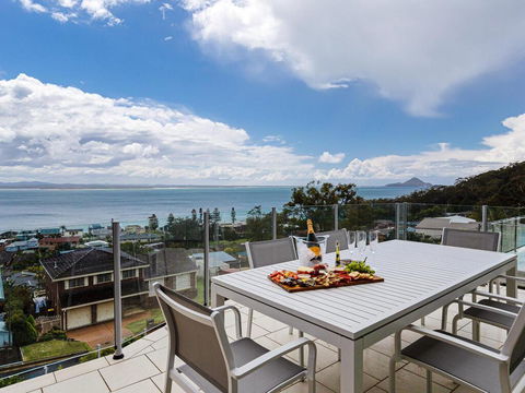 Maison De La Mer 30 Mulubinda Parade - Luxurious, Linen, Aircon And Panoramic Views - Events Australia 0