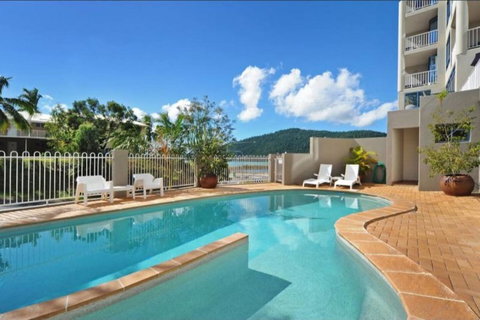 AirliediseNO Hills5min Walk 2 Port Of Airlie/Ferry TerminalWiFiNetflix - Events Australia 2