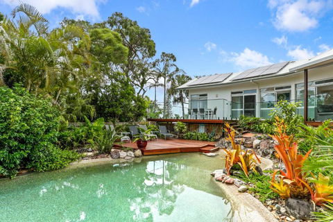 A Tropical Family Oasis In Sunshine Beach - Tourism Bookings 0