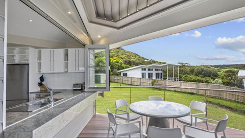 A Beachside Getaway - 8 - Tourism Bookings 4