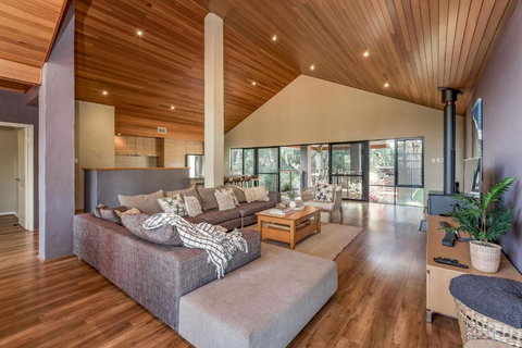 A Bush Utopia - Events Australia 3