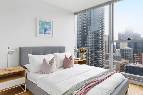 A Chic & Lovely 2BR Apt CBD With City Views - Events Australia 0