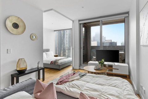 A Chic & Lovely 2BR Apt CBD With City Views - Events Australia 3