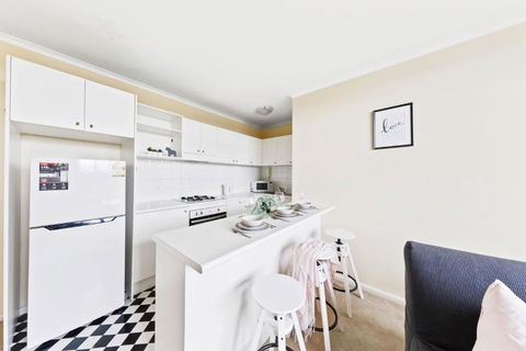 A Comfy & Cozy Apt In Clifton Hill FREE Parking - Events Australia 3