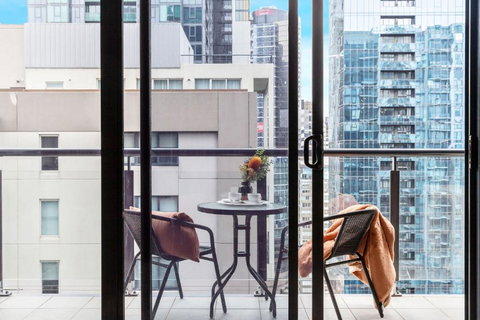 A Cozy 2BR Apt Near Crown Sleeps 6 FREE Parking - Events Australia 4