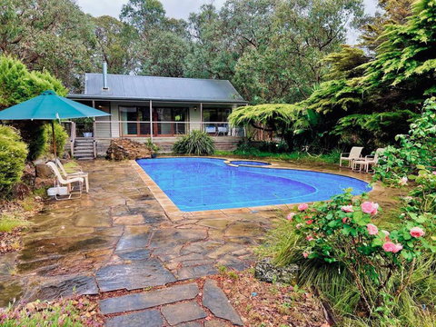 A Lovely Pool House In Forest - Events Australia 0