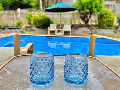 A Lovely Pool House In Forest - Events Australia 3