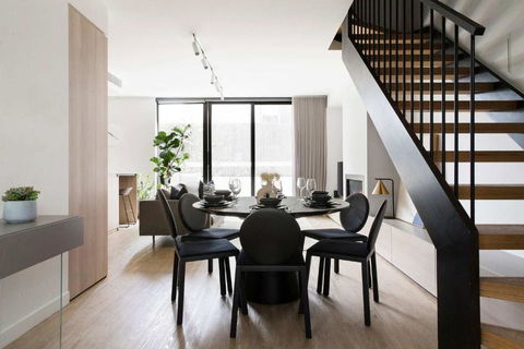 A Lux 3BR Townhouse In South Yarra FREE Parking - Events Australia 1