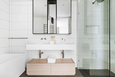 A Lux 3BR Townhouse In South Yarra FREE Parking - Events Australia 3