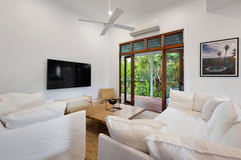 A Perfect Stay - Margaret - Events Australia 3