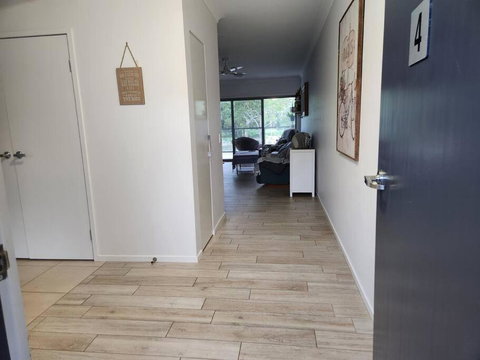 A Quiet Unit Overlooking A Reserve - Events Australia 3