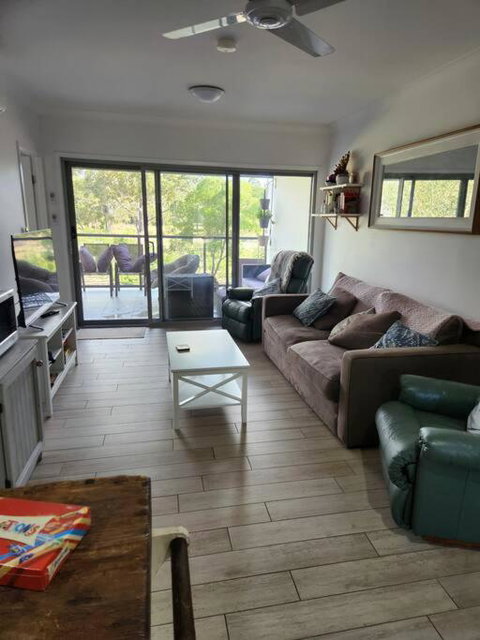 A Quiet Unit Overlooking A Reserve - Events Australia 4