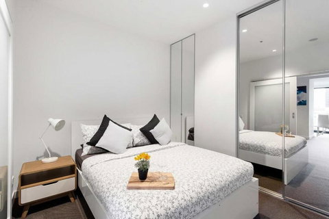 A Stylish Apt For 4 Near Queen Victoria Market - Events Australia 0
