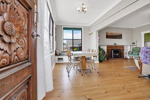 A Wave From It All - Events Australia 1