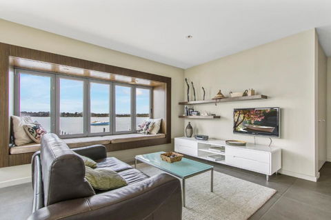A Window On The Bay - Events Australia 3