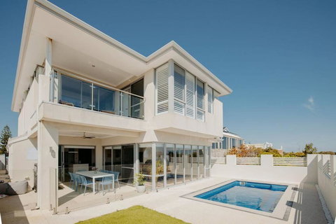 Above The Clouds By St Nicholas - Events Australia 0