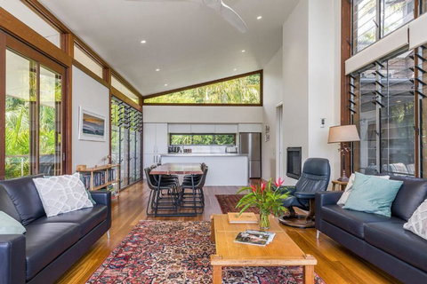 Above The Pass - Events Australia 4