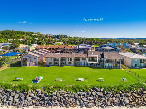 Absolute Beachfront Apartment 9T - Events Australia 3