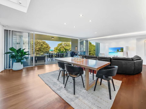 Absolute Beachfront Beach House With Amazing Views - Events Australia 2